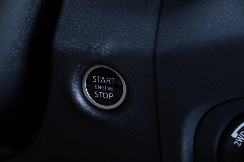 Nissan Frontier Vehicle Image 14