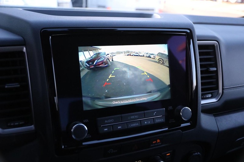 Nissan Frontier Vehicle Image 16