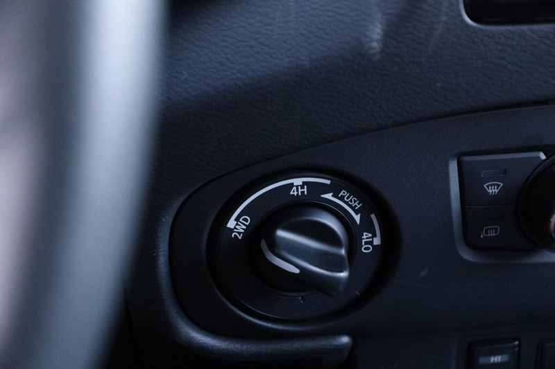 Nissan Frontier Vehicle Image 18