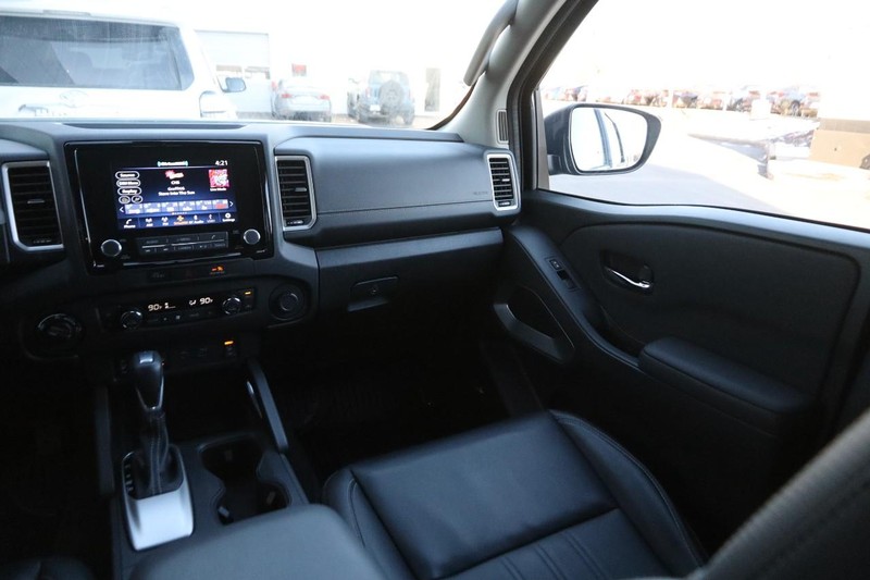Nissan Frontier Vehicle Image 24