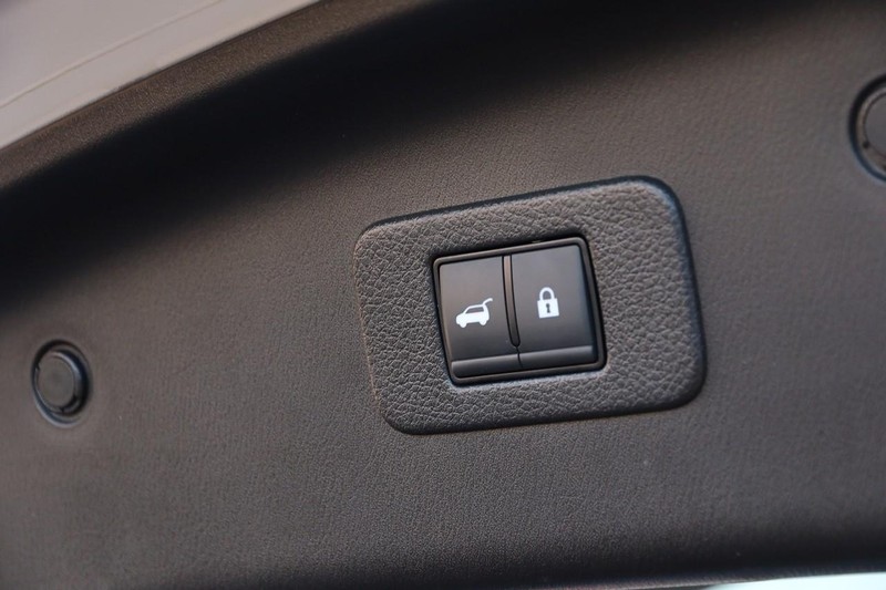 Nissan Armada Vehicle Image 08