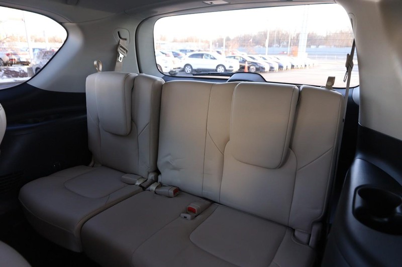 Nissan Armada Vehicle Image 12