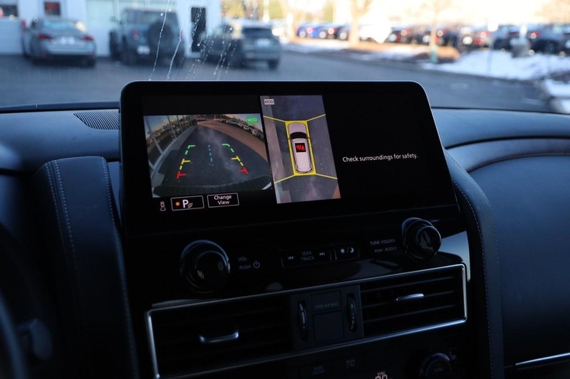 Nissan Armada Vehicle Image 19
