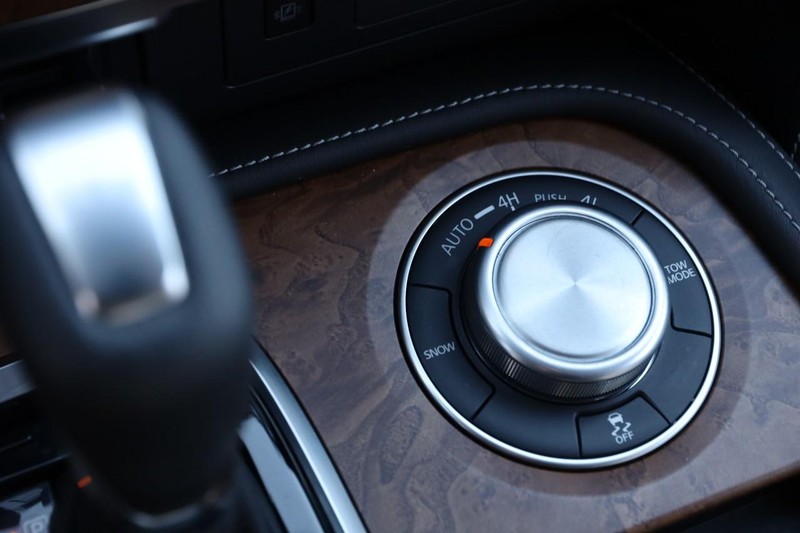 Nissan Armada Vehicle Image 21