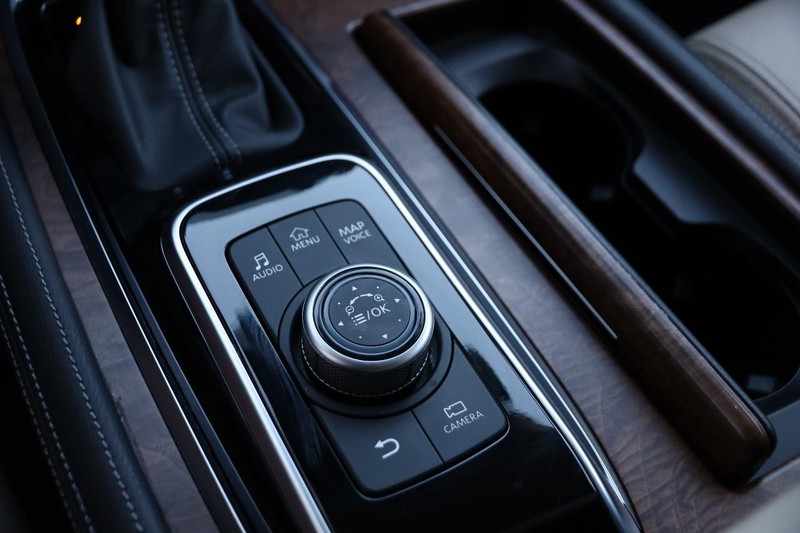 Nissan Armada Vehicle Image 22