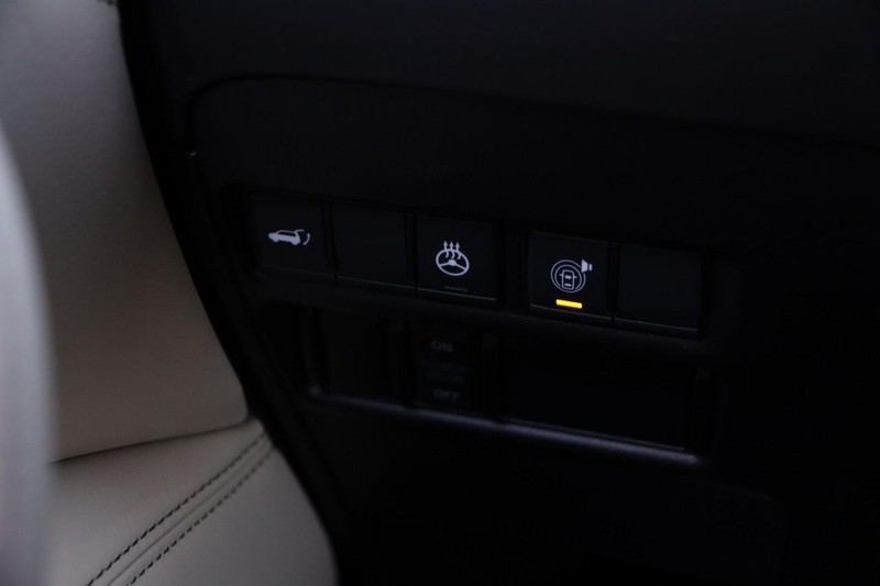 Nissan Armada Vehicle Image 23