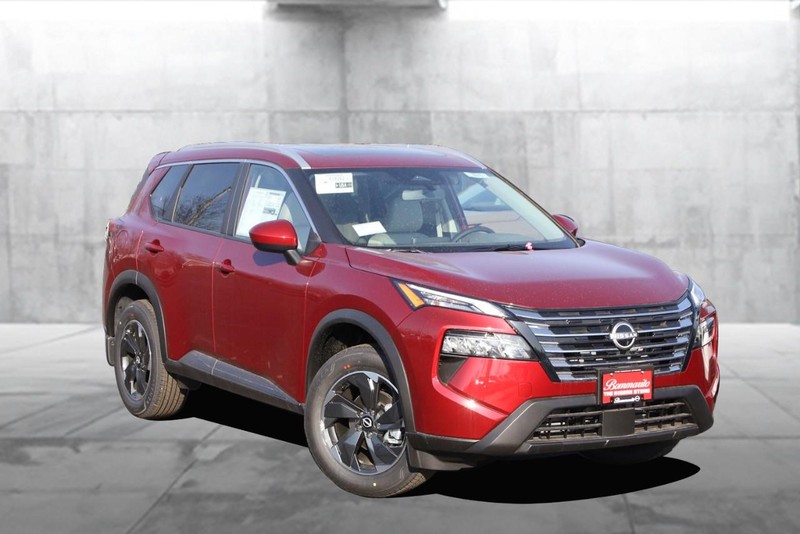 Nissan Rogue Vehicle Image 02
