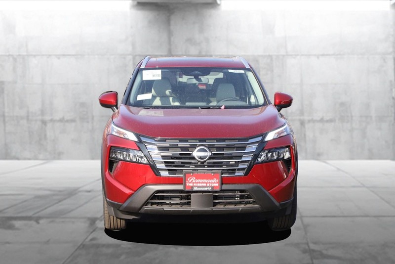 Nissan Rogue Vehicle Image 04