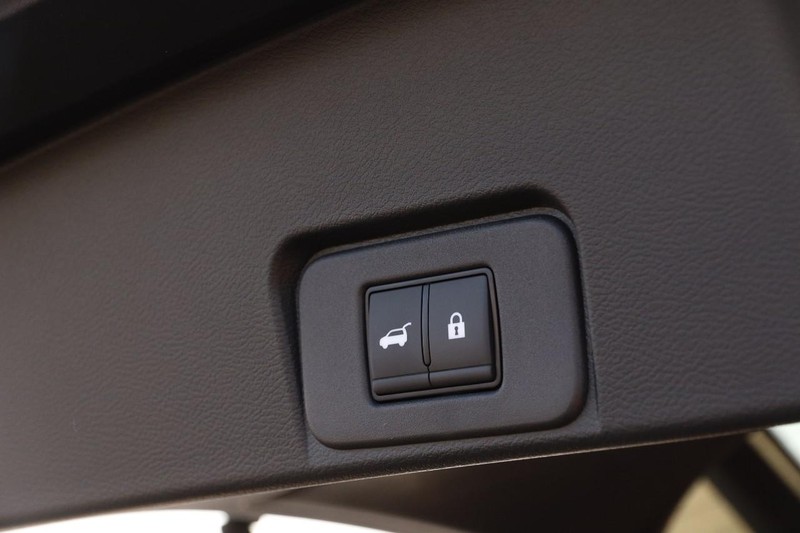 Nissan Rogue Vehicle Image 08