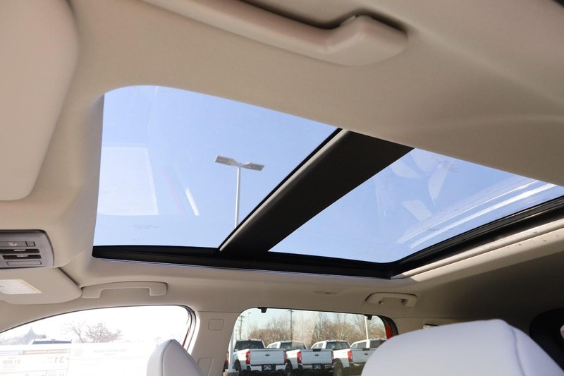 Nissan Rogue Vehicle Image 09