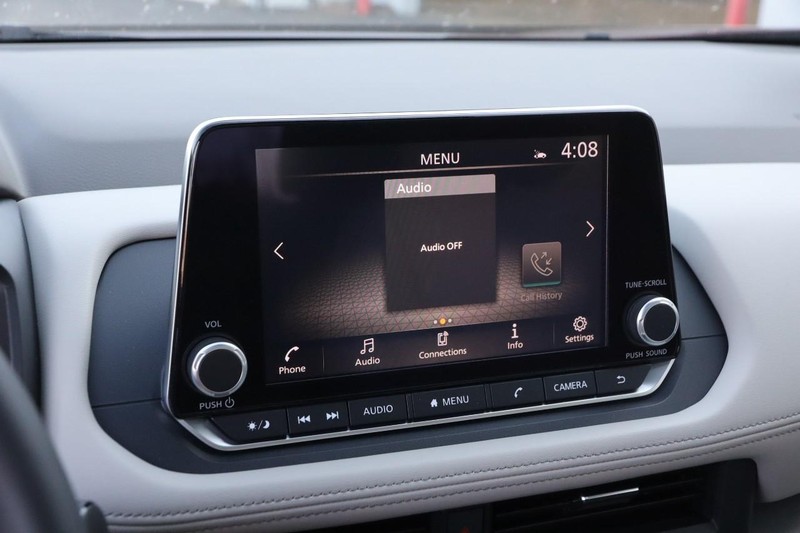 Nissan Rogue Vehicle Image 17