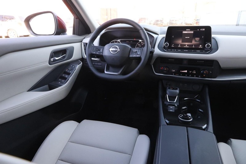 Nissan Rogue Vehicle Image 23