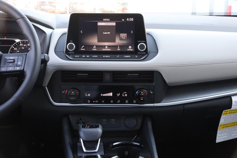 Nissan Rogue Vehicle Image 25
