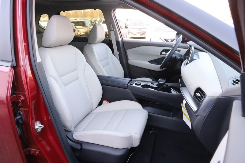 Nissan Rogue Vehicle Image 27