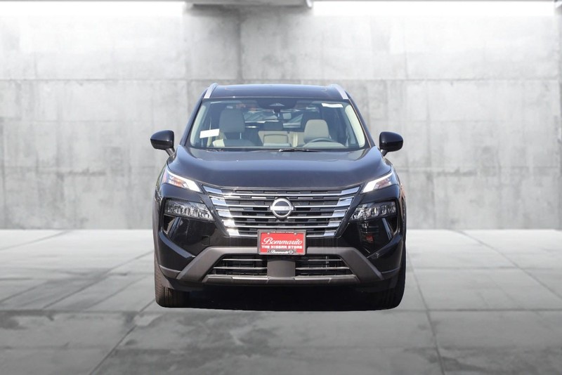 Nissan Rogue Vehicle Image 04