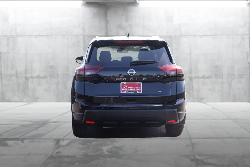 Nissan Rogue Vehicle Image 06