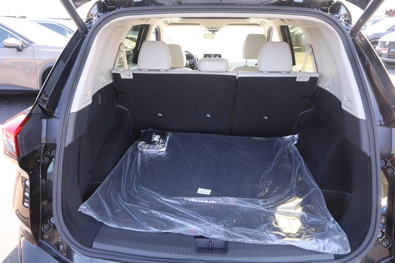 Nissan Rogue Vehicle Image 07
