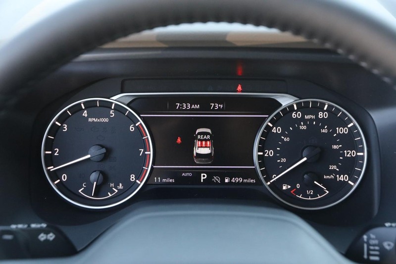 Nissan Rogue Vehicle Image 15