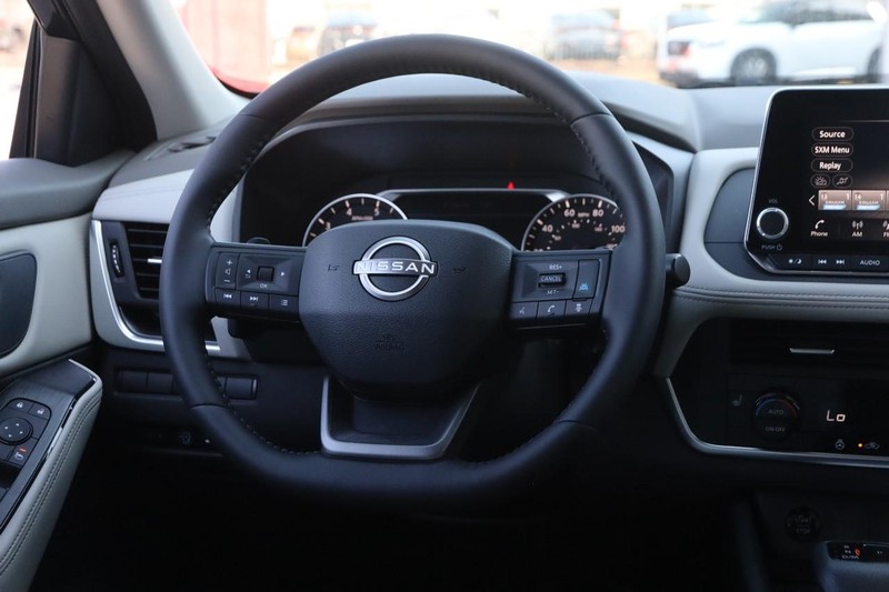 Nissan Rogue Vehicle Image 22