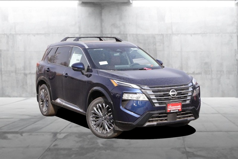 Nissan Rogue Vehicle Image 02