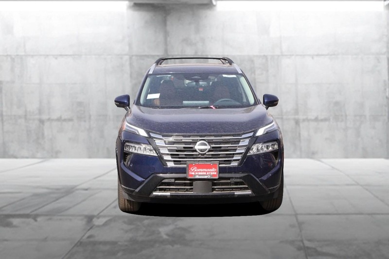 Nissan Rogue Vehicle Image 04
