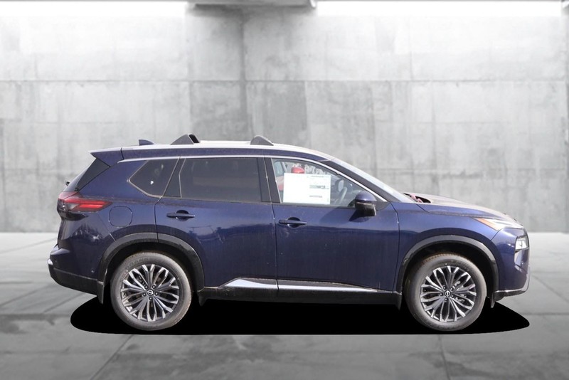Nissan Rogue Vehicle Image 05