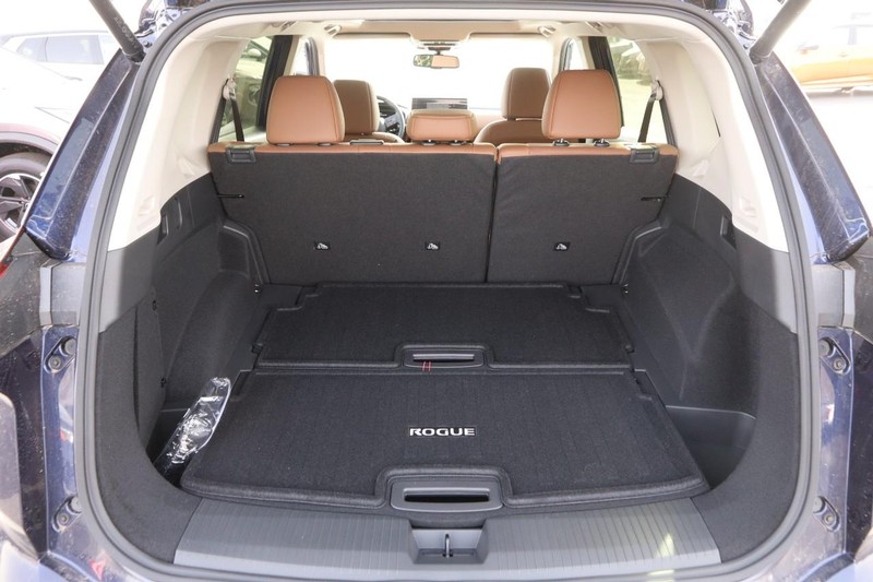 Nissan Rogue Vehicle Image 07