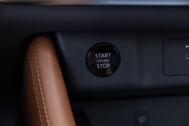 Nissan Rogue Vehicle Image 16