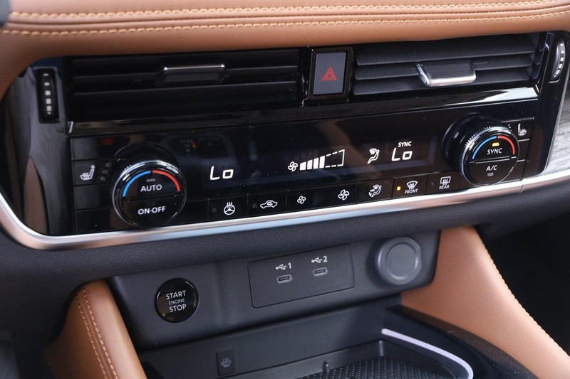 Nissan Rogue Vehicle Image 19