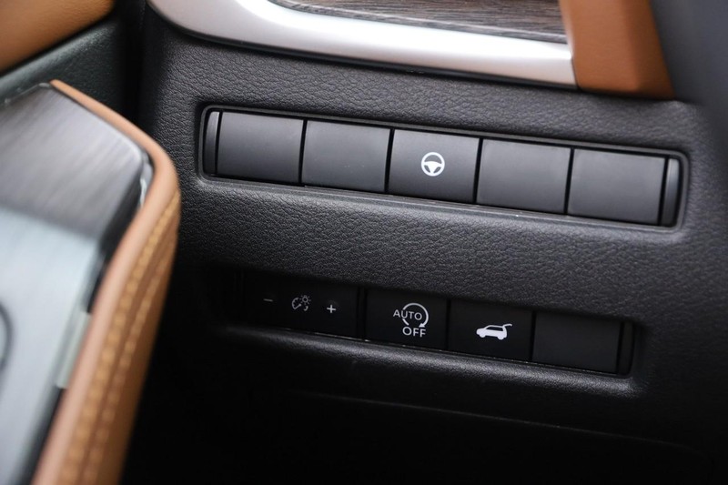 Nissan Rogue Vehicle Image 21