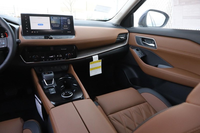 Nissan Rogue Vehicle Image 26
