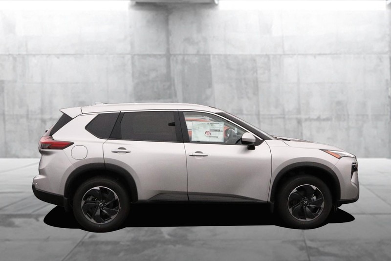 Nissan Rogue Vehicle Image 05