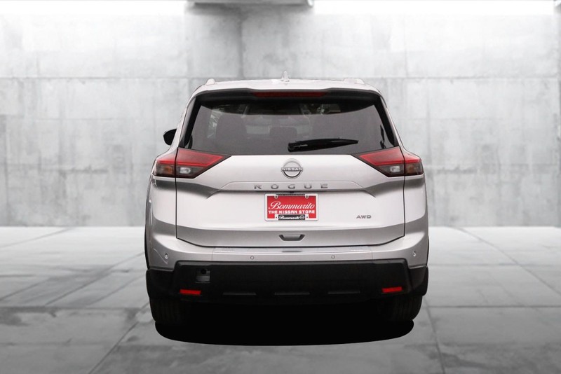 Nissan Rogue Vehicle Image 06