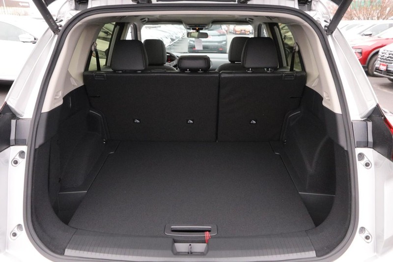 Nissan Rogue Vehicle Image 07