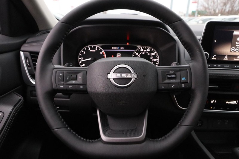 Nissan Rogue Vehicle Image 11