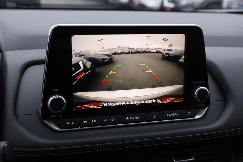 Nissan Rogue Vehicle Image 16
