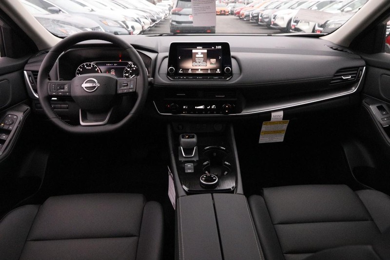 Nissan Rogue Vehicle Image 22
