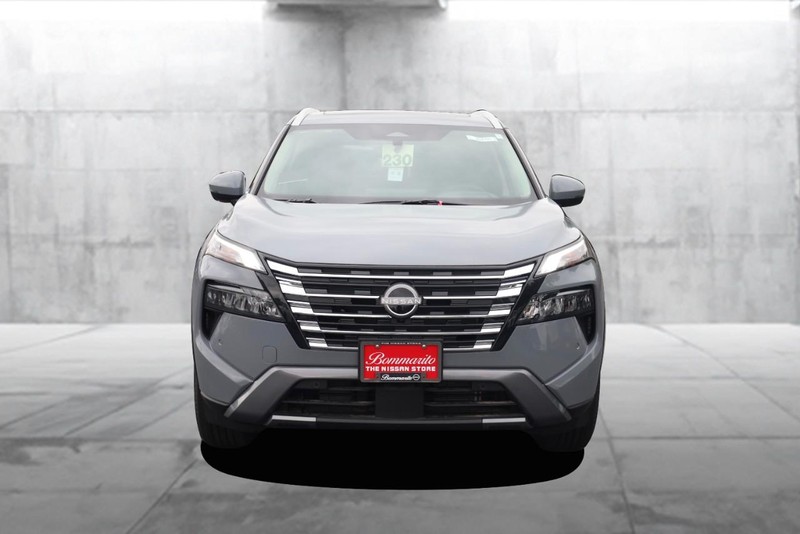 Nissan Rogue Vehicle Image 03