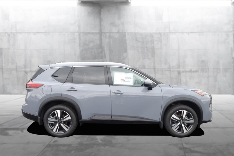 Nissan Rogue Vehicle Image 04