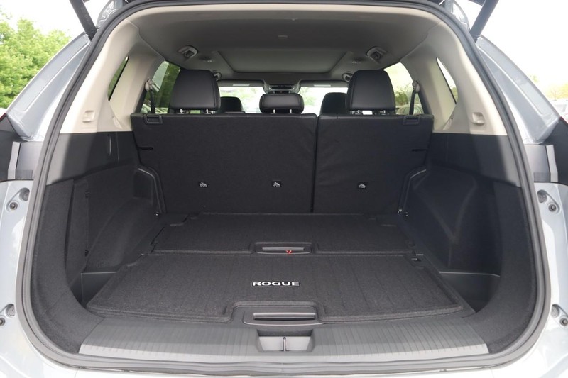 Nissan Rogue Vehicle Image 06