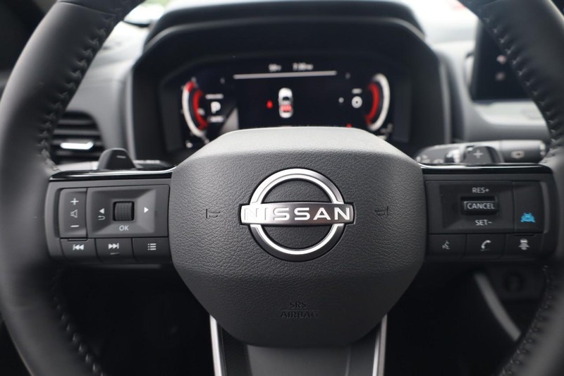 Nissan Rogue Vehicle Image 08