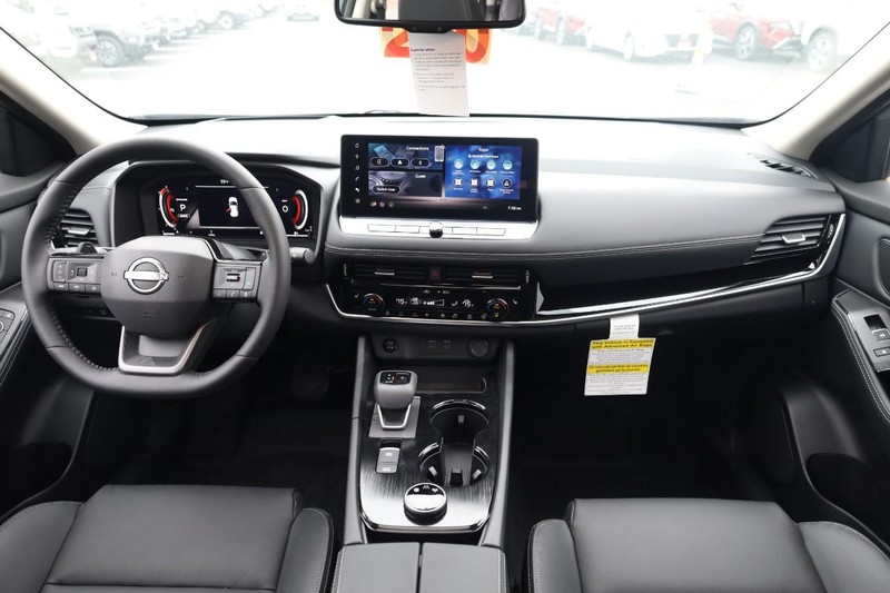 Nissan Rogue Vehicle Image 23