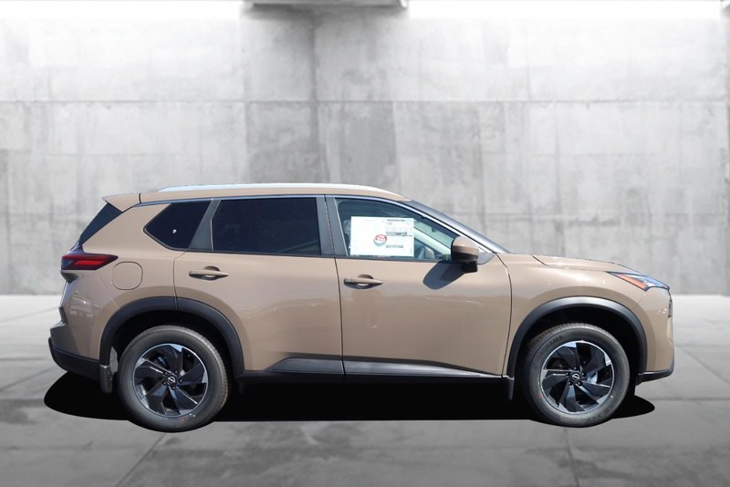 Nissan Rogue Vehicle Image 05