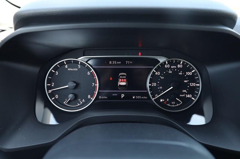 Nissan Rogue Vehicle Image 10