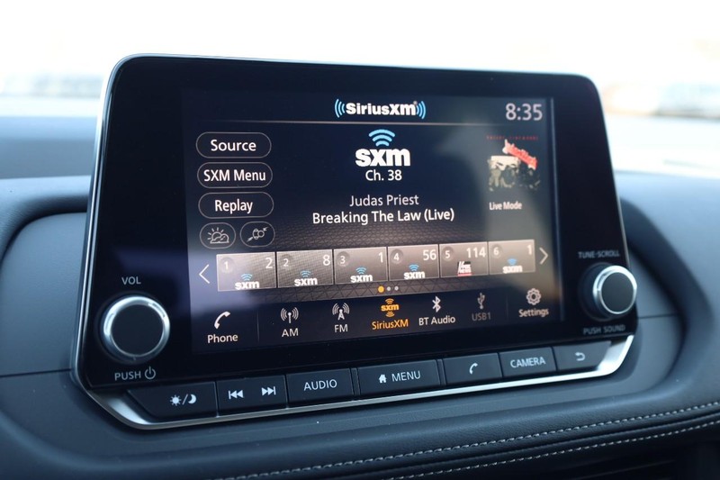 Nissan Rogue Vehicle Image 11