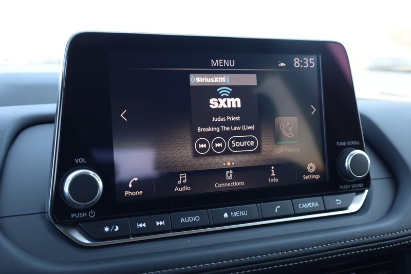 Nissan Rogue Vehicle Image 12