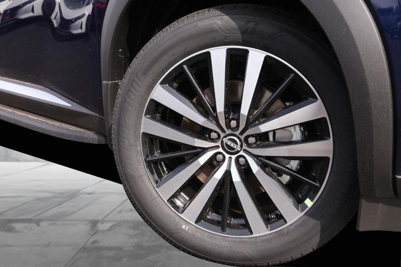 Nissan Pathfinder Vehicle Image 03