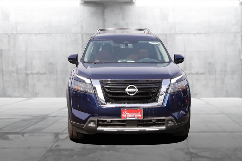 Nissan Pathfinder Vehicle Image 04