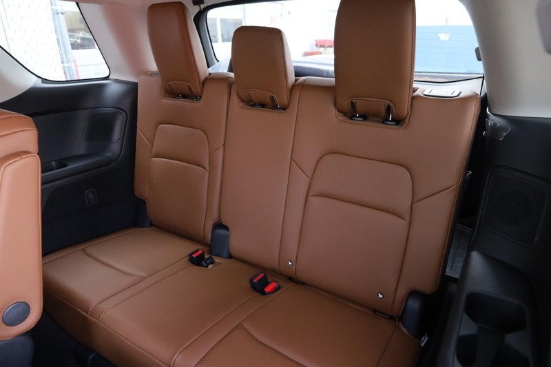 Nissan Pathfinder Vehicle Image 12