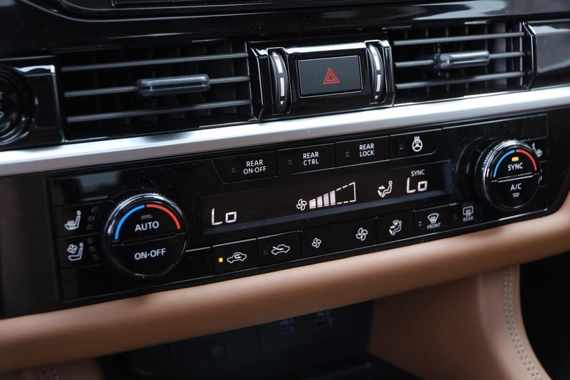 Nissan Pathfinder Vehicle Image 19